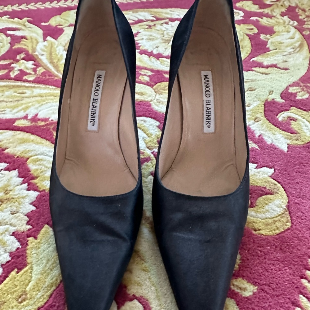 Manolo Blahnik pumps 9